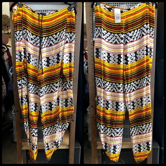INDAH 🌴 Zulu Print Tulip Pants NWT - Picture 2 of 4